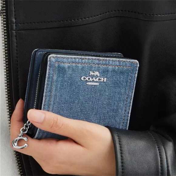 Coach Snap Blue Denim Wallet NWT - Picture 1 of 5